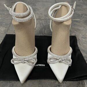EXPRESS EMBELLISHED BOW PUMP: 7